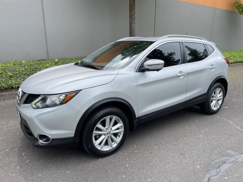 Nissan Rogue 2017 price $11,995