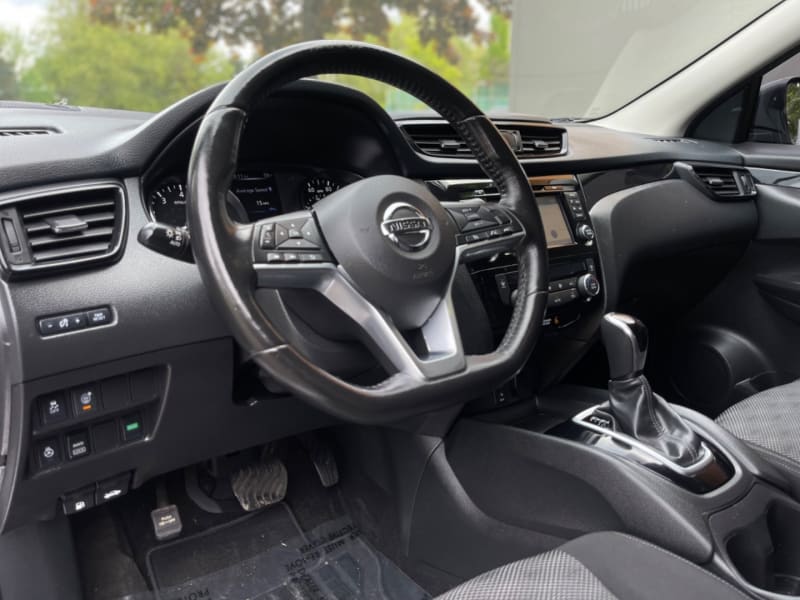 Nissan Rogue 2017 price $11,995