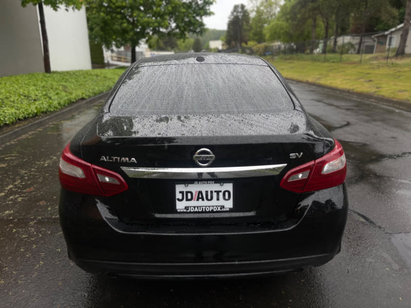 Nissan Altima 2018 price $10,995