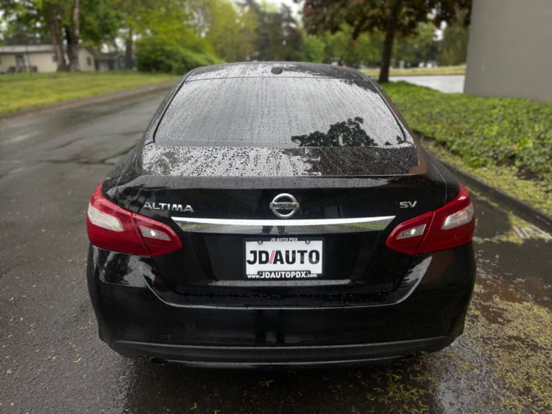 Nissan Altima 2018 price $10,995