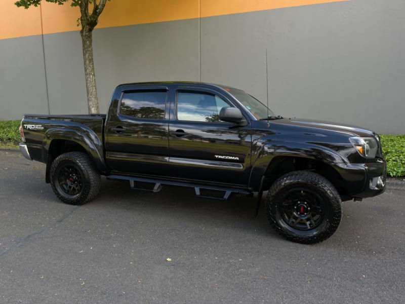 Toyota Tacoma 2013 price $18,995