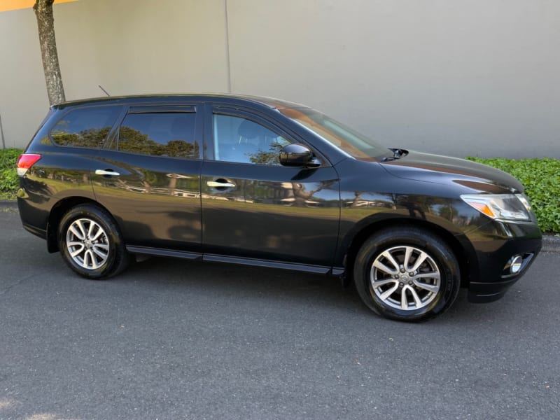 Nissan Pathfinder 2016 price $11,995