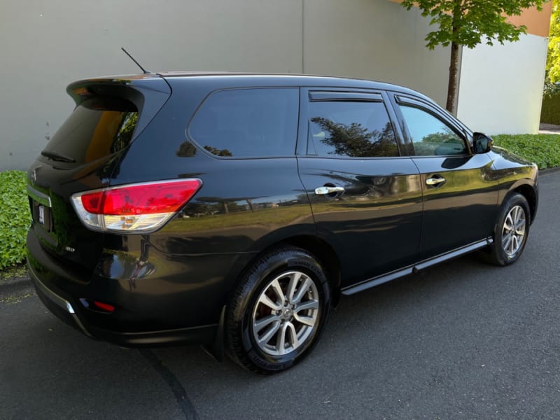 Nissan Pathfinder 2016 price $11,995