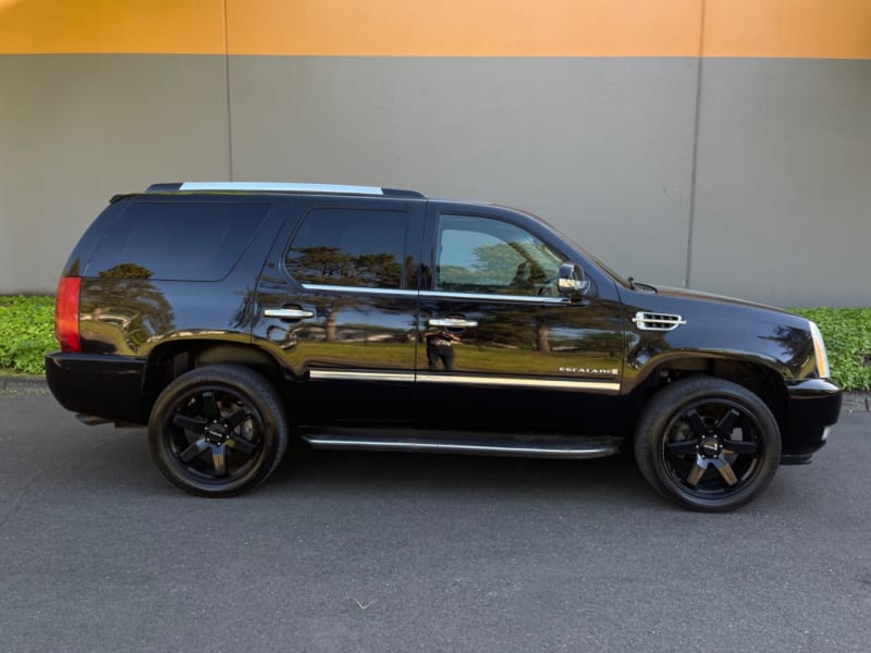 Cadillac Escalade 2007 price $9,995