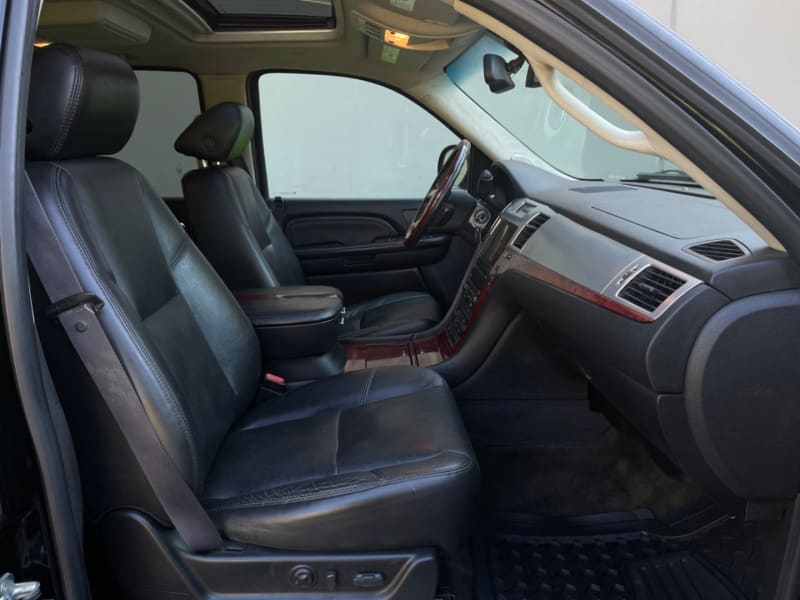 Cadillac Escalade 2007 price $9,995