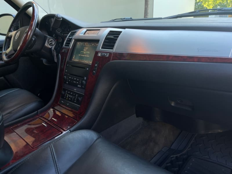 Cadillac Escalade 2007 price $9,995