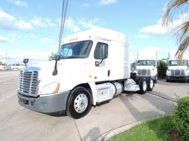 Freightliner CASCADIA SLEEPER 2015 price $39,900