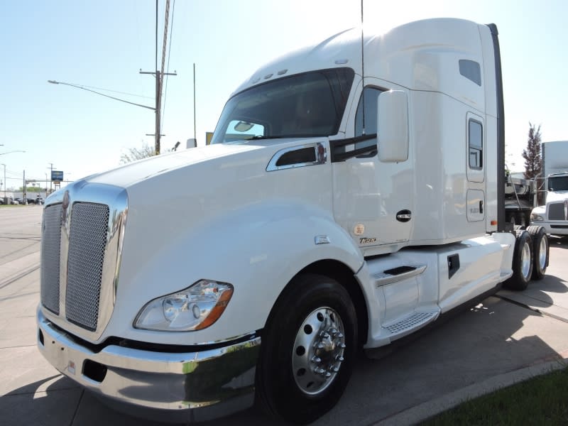 KENWORTH T680 TALL SLEEPER  2018 price $59,900