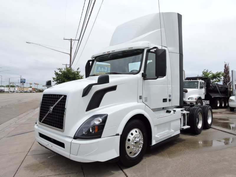 Volvo VNL DAY CAB (FCAM) 2017 price $69,900