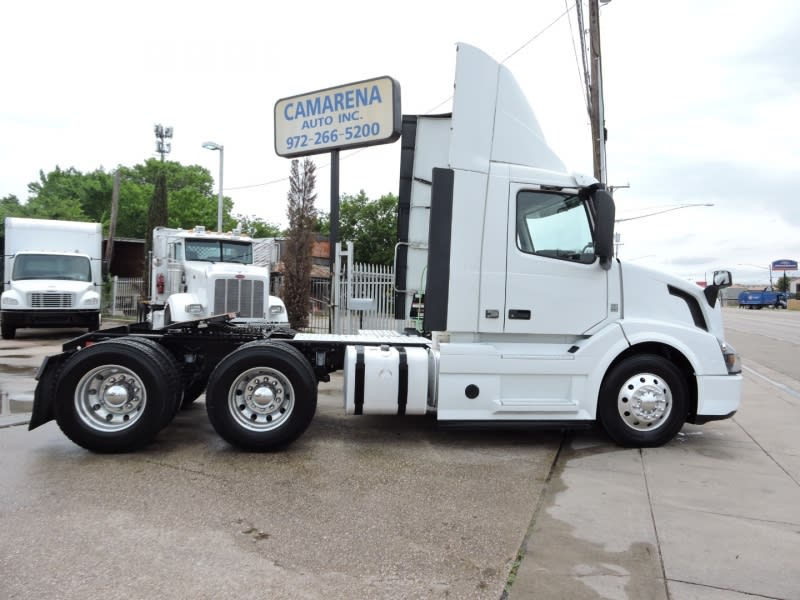 Volvo VNL DAY CAB (FCAM) 2017 price $69,900