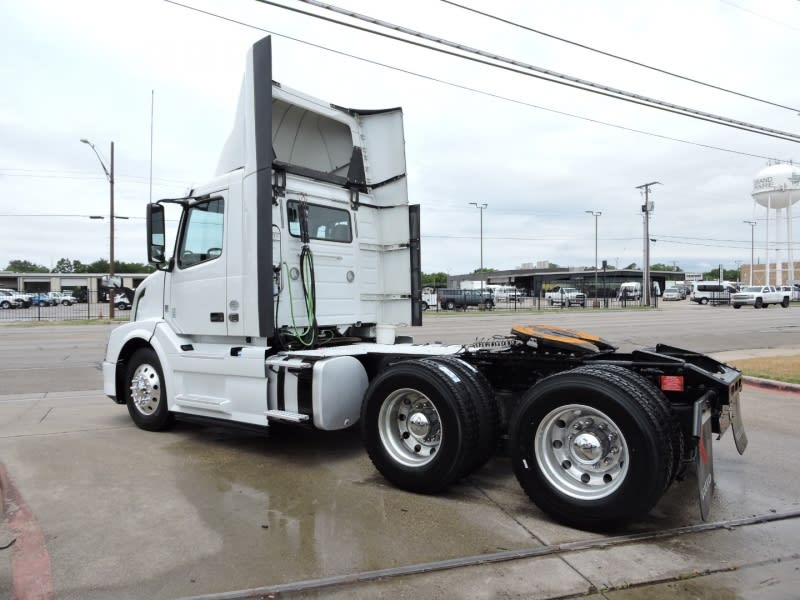 Volvo VNL DAY CAB (FCAM) 2017 price $69,900