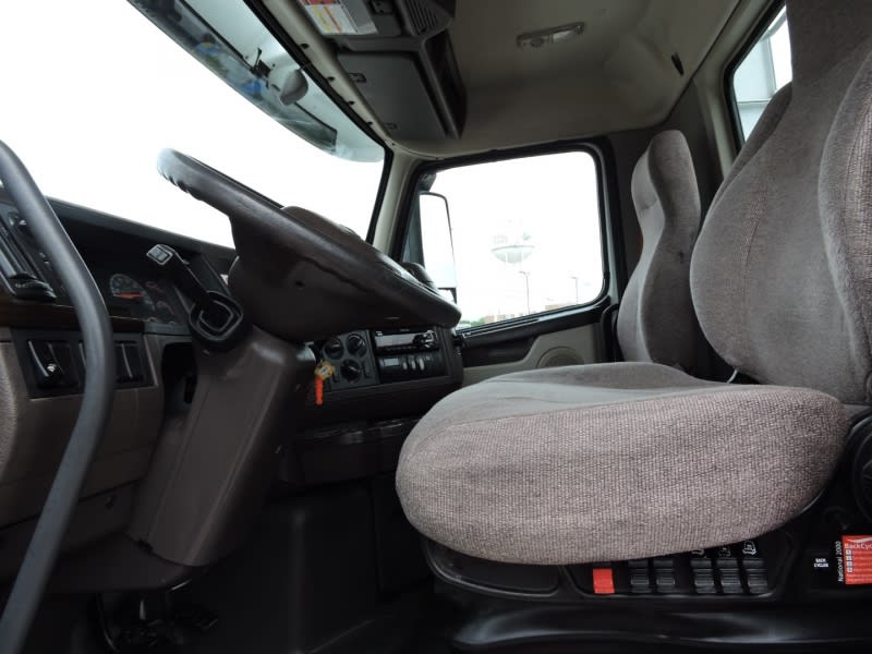 Volvo VNL DAY CAB (FCAM) 2017 price $69,900