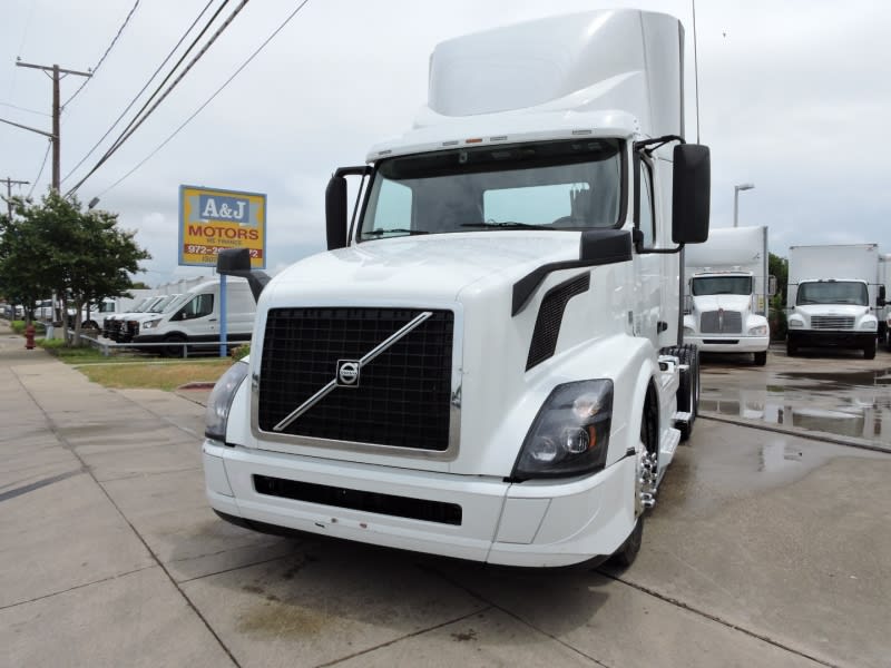 Volvo VNL DAY CAB (FCAM) 2017 price $69,900