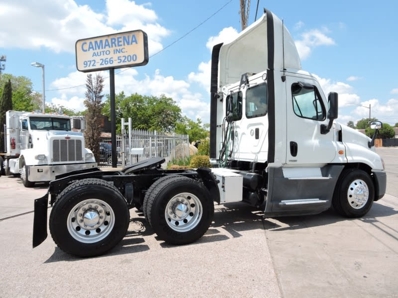 Freightliner CASCADIA DAY CAB (FCAM) 2015 price $29,900