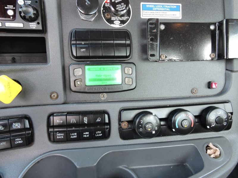 Freightliner CASCADIA DAY CAB (FCAM) 2015 price $19,000