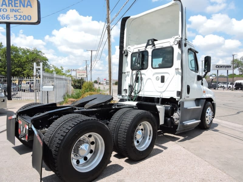 Freightliner CASCADIA DAY CAB (FCAM) 2015 price $19,000