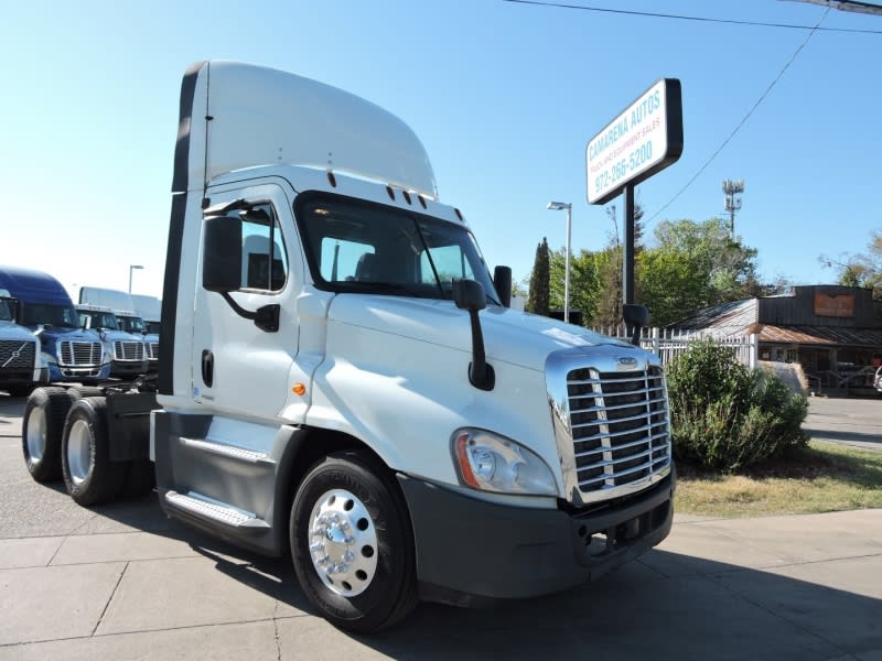 Freightliner CASCADIA DAY CAB (FCAM) 2015 price $24,900