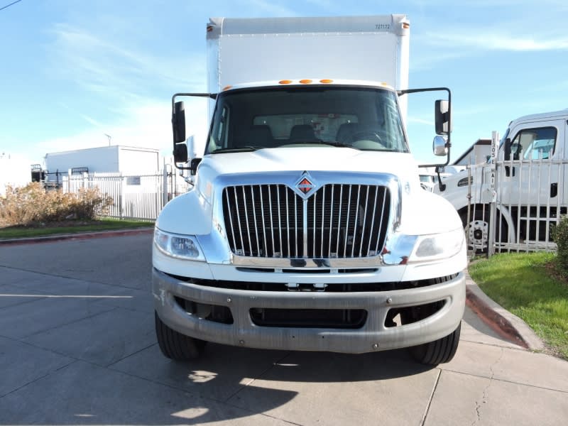 International 4300 26 FOOT BOX LIFTGATE 2017 price $79,900