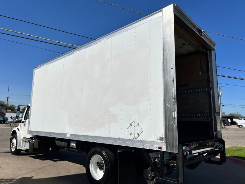 Freightliner M2 24 FOOT BOX TRUCK LIFTGATE 2013 price $34,900