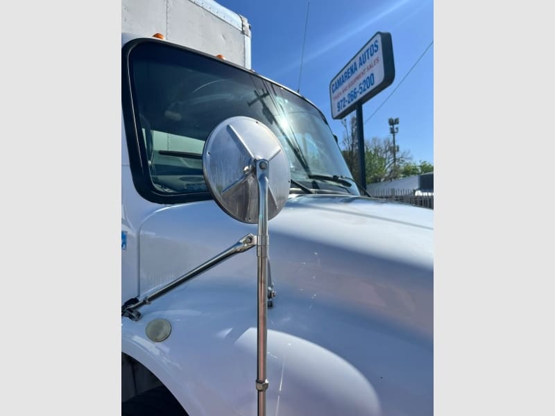 Freightliner M2 24 FOOT BOX TRUCK LIFTGATE 2013 price $34,900