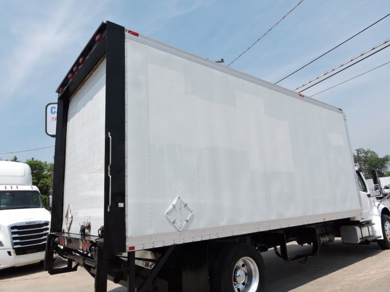 Freightliner M2 24 FOOT BOX TRUCK LIFTGATE 2008 price $16,000