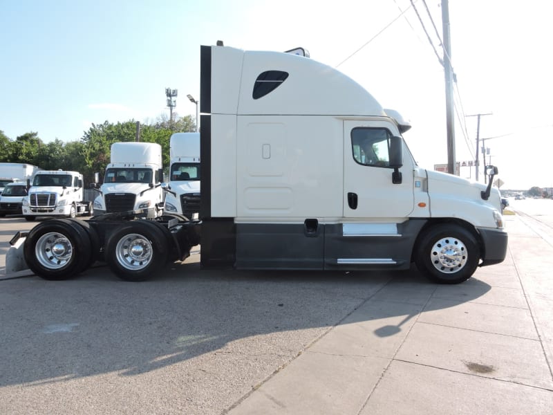 Freightliner CASCADIA SLEEPER 2015 price $39,900