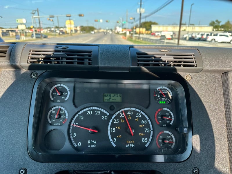 Freightliner CASCADIA DAY CAB 2014 price $30,000