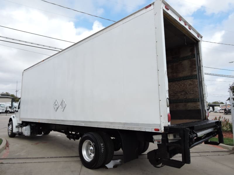 Freightliner M2 28 FOOT BOX TRUCK LIFT GATE 2013 price $55,000