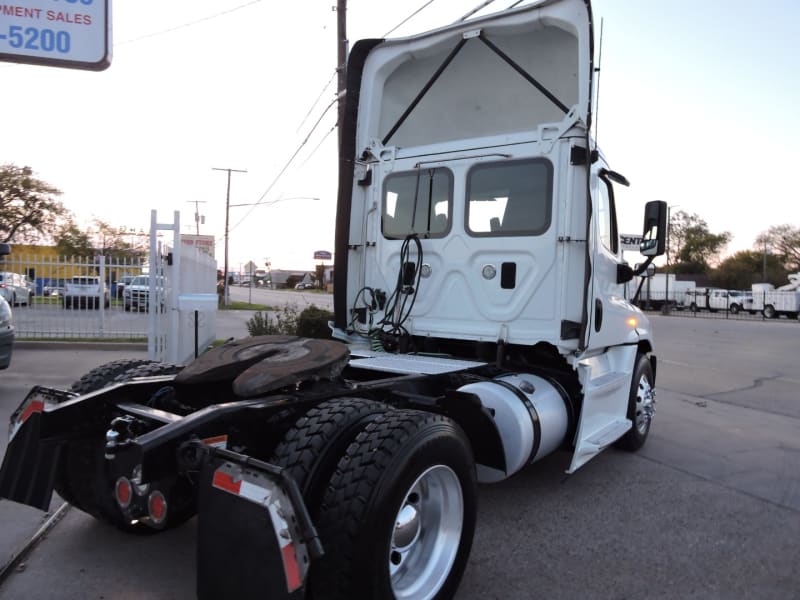 Freightliner CASCADIA DAY CAB(FCAM) 2016 price $25,900