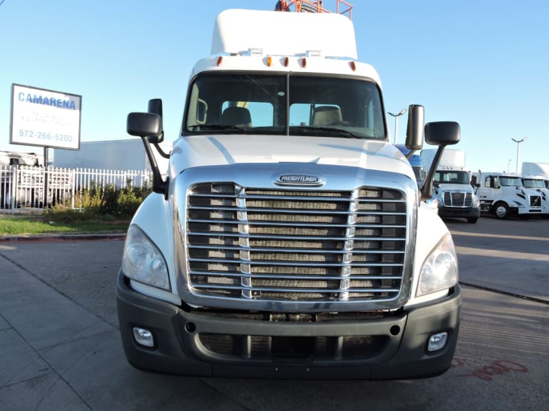 Freightliner CASCADIA DAY CAB 2011 price $34,900