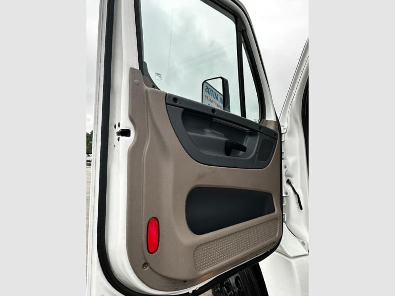 Freightliner CASCADIA DAY CAB,DOES NOT INCLUDE PRO-TOTE 2014 price $19,900