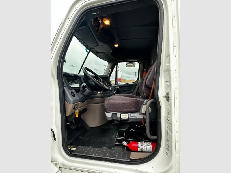 Freightliner CASCADIA DAY CAB,DOES NOT INCLUDE PRO-TOTE 2014 price $19,900