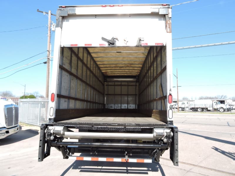 Freightliner M2 106 2018 price $69,900