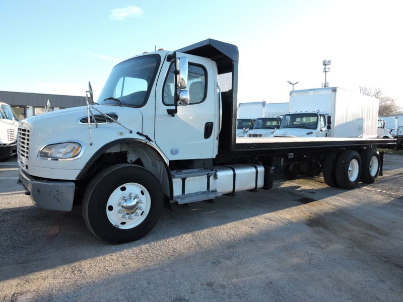 Freightliner M2 26 FOOT FLAT BED 2014 price $36,900