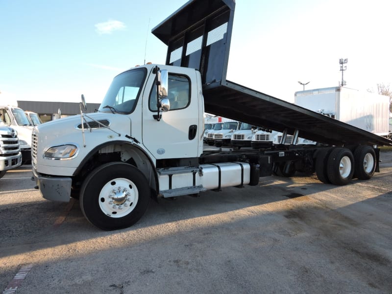 Freightliner M2 26 FOOT FLAT BED 2014 price $36,900