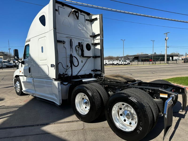 Freightliner CASCADIA SLEEPER MANUAL 2016 price $29,900