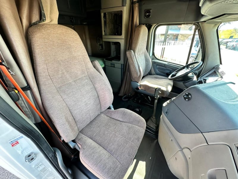 Freightliner CASCADIA SLEEPER MANUAL 2016 price $29,900