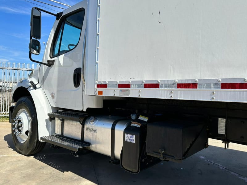 Freightliner M2 BOX TRUCK 26 FT DD5 240 HP DIESEL ENGINE 2019 price $55,900