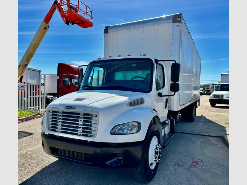 Freightliner M2 BOX TRUCK 26 FT DD5 240 HP DIESEL ENGINE 2019 price $55,900