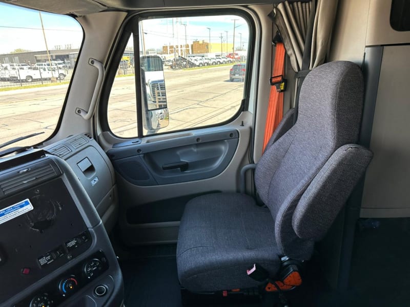 Freightliner CASCADIA SLEEPER 2015 price $34,900