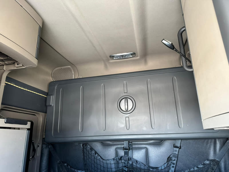 Freightliner CASCADIA SLEEPER 2015 price $34,900