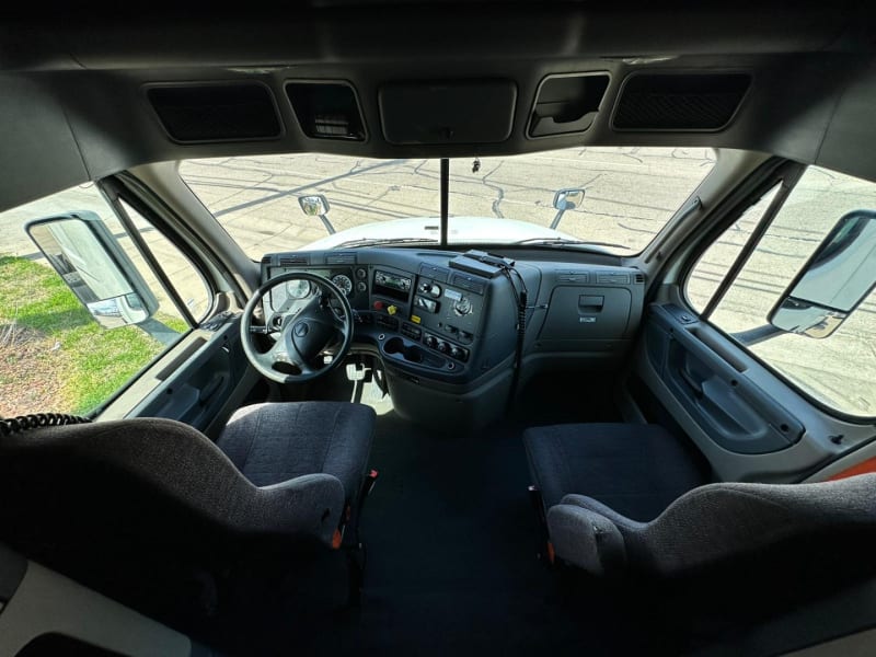 Freightliner CASCADIA SLEEPER 2015 price $34,900