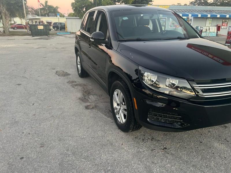 Volkswagen Tiguan 2014 price $6,999