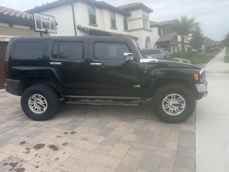 Hummer H3 2009 price $9,499