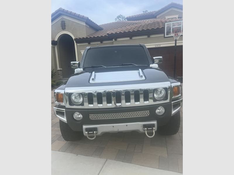 Hummer H3 2009 price $9,499