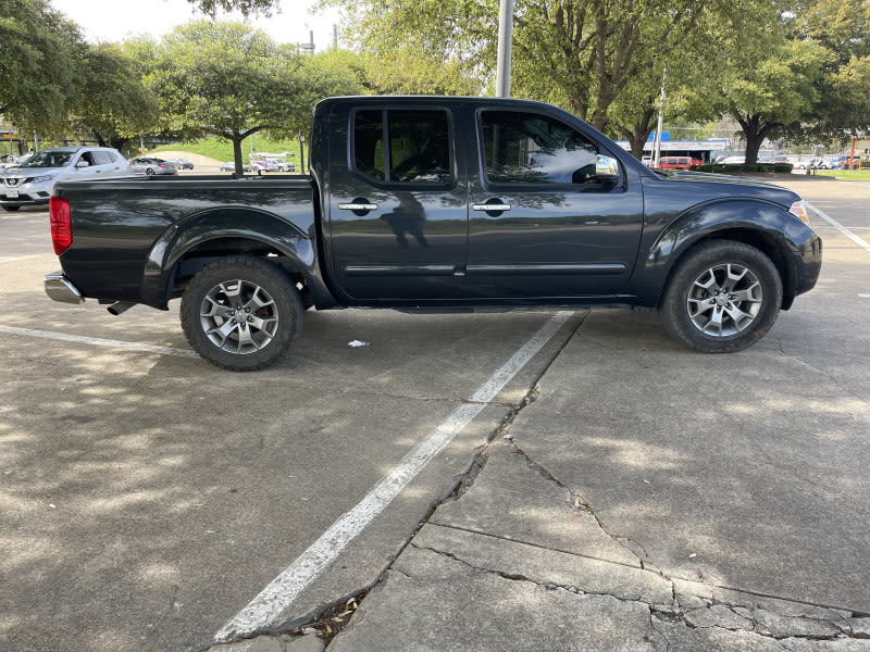 Nissan Frontier 2015 price $15,999