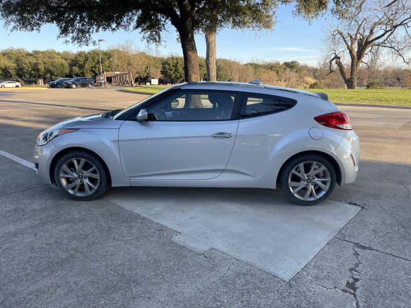 Hyundai Veloster 2016 price $7,950