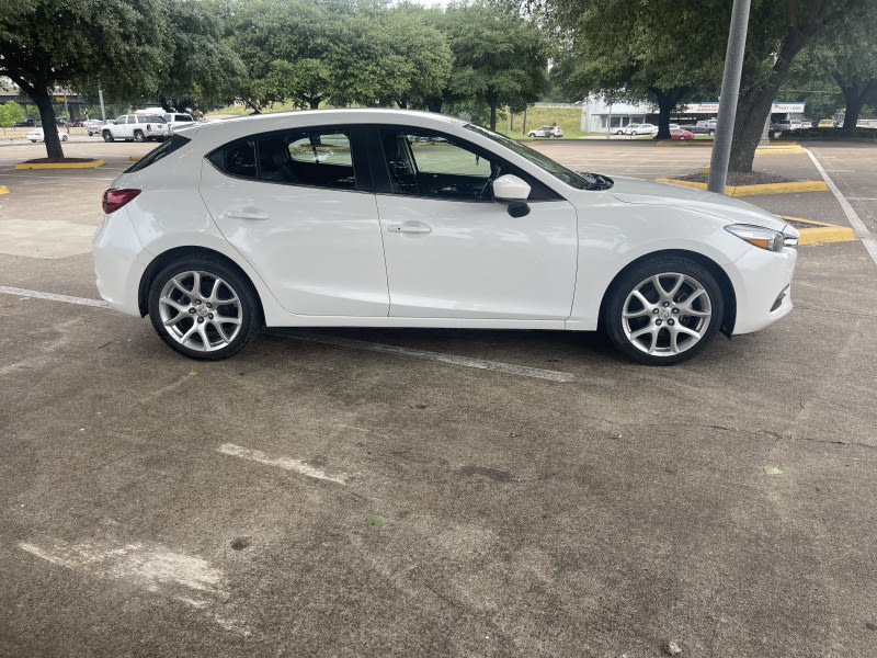 Mazda Mazda3 5-Door 2018 price $13,999