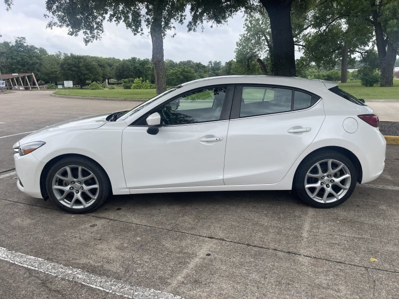 Mazda Mazda3 5-Door 2018 price $13,999