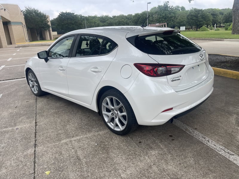 Mazda Mazda3 5-Door 2018 price $13,999